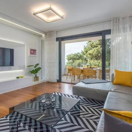 In Novigrad Mit Whirlpool By Interhome