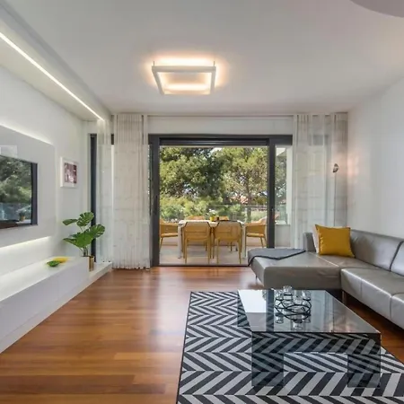 In Novigrad Mit Whirlpool By Interhome