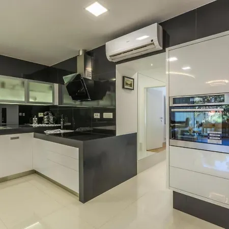 In Novigrad Mit Whirlpool By Interhome *