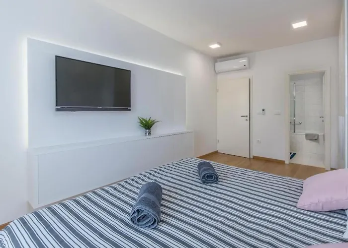 아파트 In Novigrad Mit Whirlpool By Interhome *