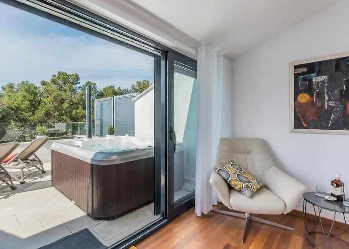 아파트 In Novigrad Mit Whirlpool By Interhome *