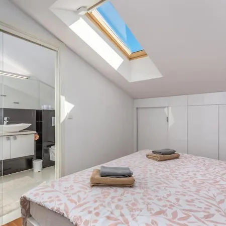 In Novigrad Mit Whirlpool By Interhome Novigrad Istria