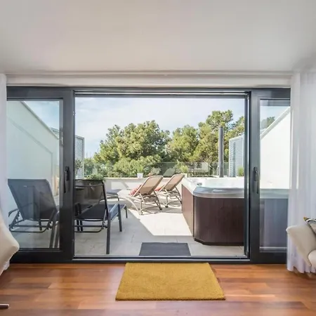 In Novigrad Mit Whirlpool By Interhome Apartment